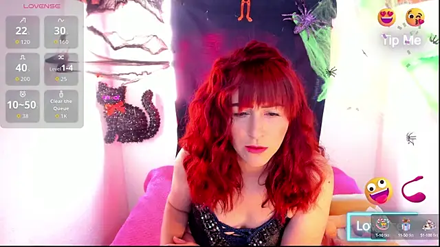 Hannaa32 online show from October 2025 09:04:02 PM