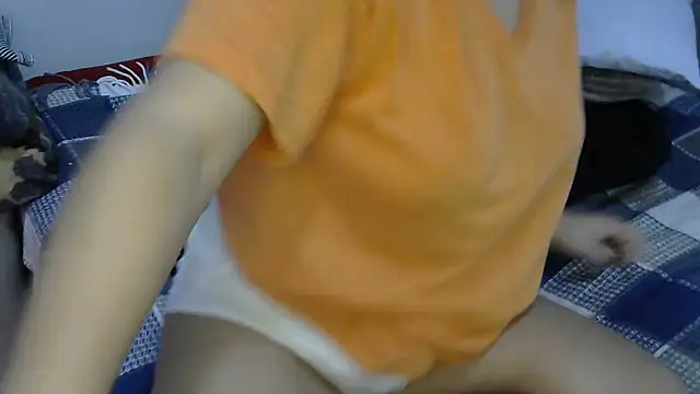 Snapshot of insatiableeee chatting on December 2024 08:18:01 PM insatiableeee online show from December 2024 08:18:01 PM