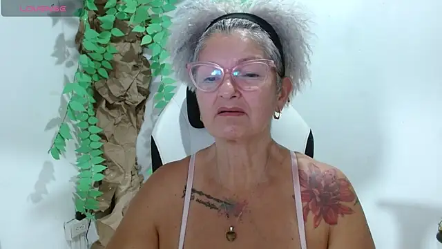 Snapshot of bety-cum2 chatting on April 2026 11:50:01 PM bety-cum2 online show from April 2026 11:50:01 PM