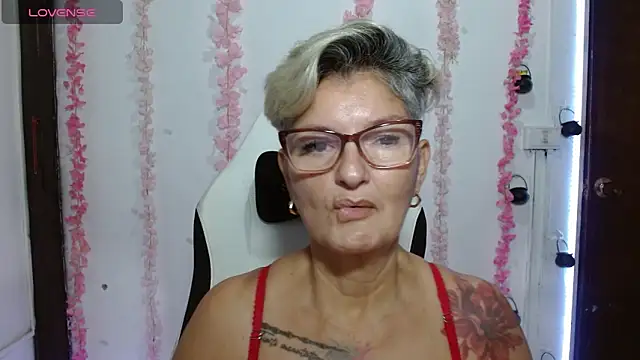 Snapshot of bety-cum2 chatting on July 2026 10:50:01 AM bety-cum2 online show from July 2026 10:50:01 AM