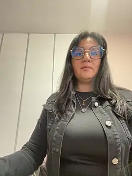 Snapshot of SWEETLILY18 chatting on February 2025 02:45:01 PM SWEETLILY18 online show from February 2025 02:45:01 PM