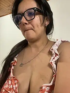 Snapshot of SWEETLILY18 chatting on June 2026 12:08:01 AM SWEETLILY18 online show from June 2026 12:08:01 AM