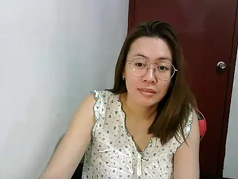 Snapshot of crizzybel chatting on January 2025 12:20:02 AM crizzybel online show from January 2025 12:20:02 AM