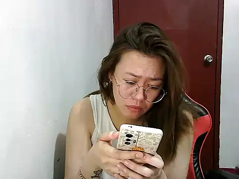 Snapshot of crizzybel chatting on January 2025 02:33:01 AM crizzybel online show from January 2025 02:33:01 AM