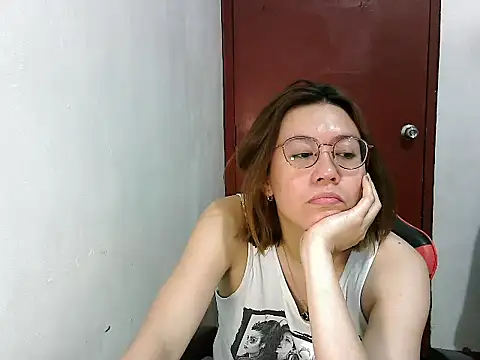 Snapshot of crizzybel chatting on February 2025 02:39:02 AM crizzybel online show from February 2025 02:39:02 AM