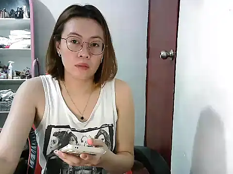Snapshot of crizzybel chatting on February 2025 02:37:02 AM crizzybel online show from February 2025 02:37:02 AM