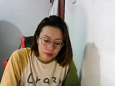 Snapshot of crizzybel chatting on March 2025 12:09:02 AM crizzybel online show from March 2025 12:09:02 AM