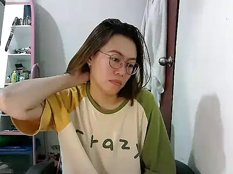 Snapshot of crizzybel chatting on March 2025 03:45:01 AM crizzybel online show from March 2025 03:45:01 AM