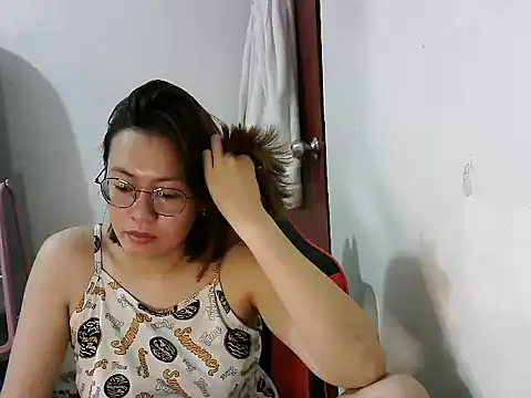 Snapshot of crizzybel chatting on March 2025 03:41:01 AM crizzybel online show from March 2025 03:41:01 AM