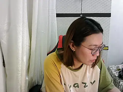 Snapshot of crizzybel chatting on March 2025 11:23:01 AM crizzybel online show from March 2025 11:23:01 AM