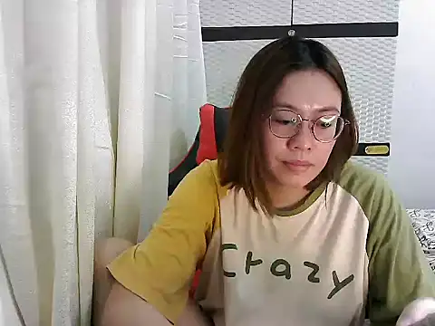 Snapshot of crizzybel chatting on March 2025 02:29:01 PM crizzybel online show from March 2025 02:29:01 PM