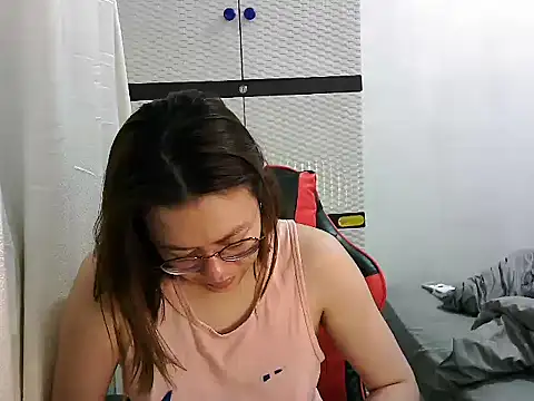 Snapshot of crizzybel chatting on March 2025 05:27:01 AM crizzybel online show from March 2025 05:27:01 AM