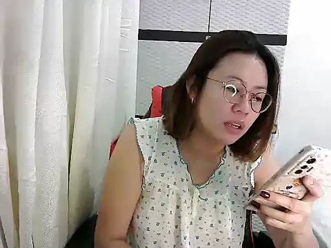 Snapshot of crizzybel chatting on March 2025 05:15:02 PM crizzybel online show from March 2025 05:15:02 PM