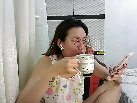 Snapshot of crizzybel chatting on March 2025 03:53:02 PM crizzybel online show from March 2025 03:53:02 PM