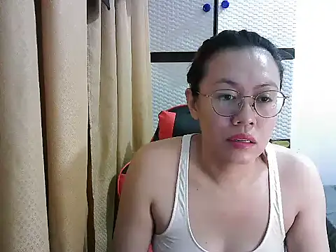 crizzybel online show from October 2025 04:20:02 PM