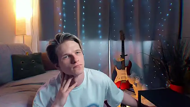 Breston Sweet online show from April 2026 08:07:01 AM