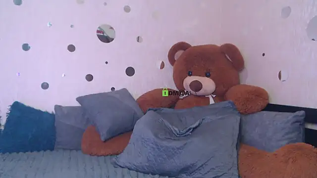 Snapshot of GENTLY--EVIL chatting on February 2025 12:17:01 AM GENTLY--EVIL online show from February 2025 12:17:01 AM