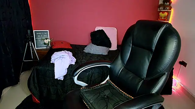 lulubigtitts1 online show from February 2025 04:52:01 AM