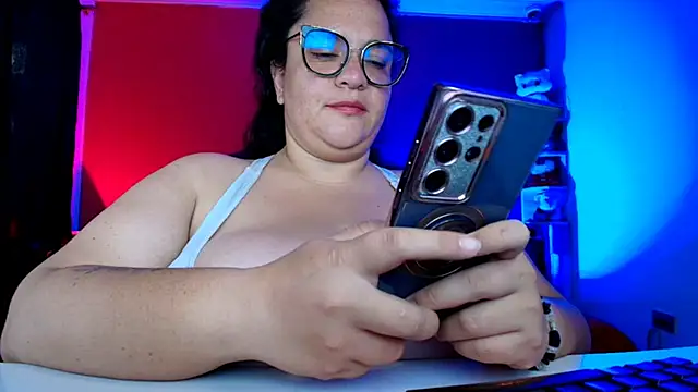 lulubigtitts1 online show from September 2025 07:04:01 PM