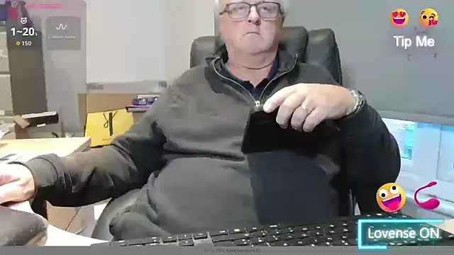 Snapshot of bigbadjon69 chatting on October 2025 04:47:01 PM bigbadjon69 online show from October 2025 04:47:01 PM