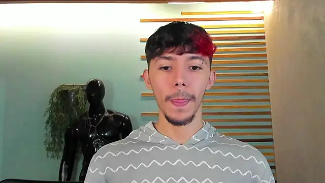 2tommy greg online show from January 2025 07:15:01 PM