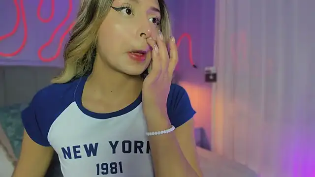 Sofly s online show from November 2025 12:05:02 PM