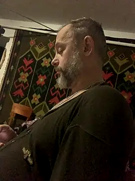 Snapshot of GHsveter chatting on November 2025 02:27:01 PM GHsveter online show from November 2025 02:27:01 PM