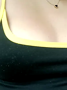 Snapshot of wetpussy1984xxx chatting on January 2025 02:28:02 AM wetpussy1984xxx online show from January 2025 02:28:02 AM