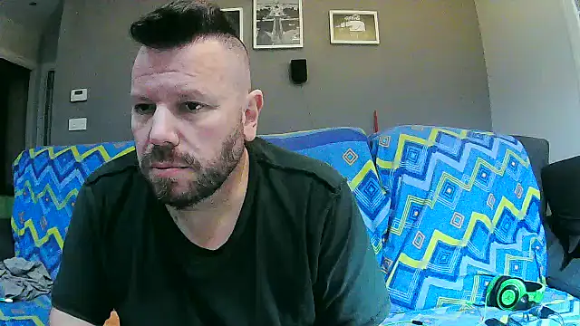 Snapshot of txan9876 chatting on October 2025 03:53:01 AM txan9876 online show from October 2025 03:53:01 AM