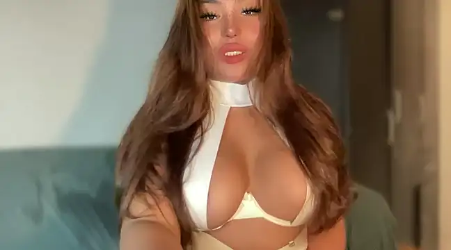Snapshot of BigDominaMia chatting on December 2024 06:12:01 PM BigDominaMia online show from December 2024 06:12:01 PM