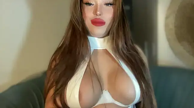 Snapshot of BigDominaMia chatting on December 2024 10:55:02 AM BigDominaMia online show from December 2024 10:55:02 AM