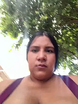 Snapshot of Edithxxx1 chatting on June 2026 04:43:01 PM Edithxxx1 online show from June 2026 04:43:01 PM