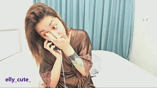 Elly Cute online show from November 2025 09:58:01 PM