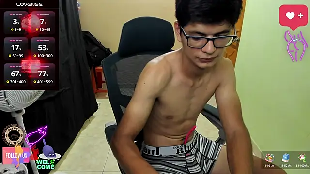 Snapshot of GoldenProject chatting on October 2025 02:20:01 AM GoldenProject online show from October 2025 02:20:01 AM