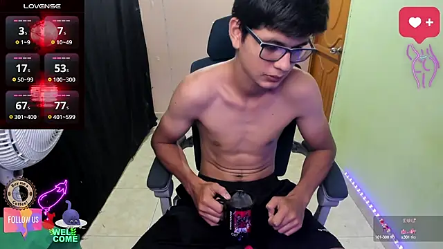 Snapshot of GoldenProject chatting on October 2025 02:25:02 AM GoldenProject online show from October 2025 02:25:02 AM