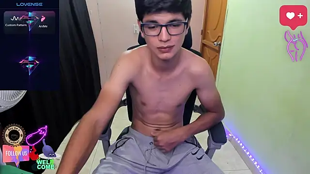 Snapshot of GoldenProject chatting on October 2025 02:13:01 AM GoldenProject online show from October 2025 02:13:01 AM