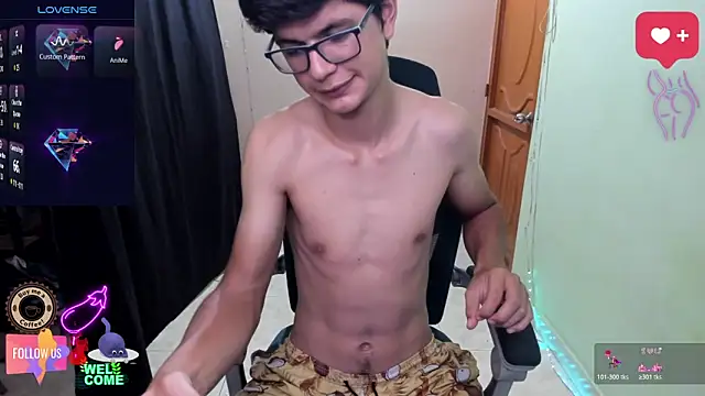 Snapshot of GoldenProject chatting on November 2025 02:45:01 AM GoldenProject online show from November 2025 02:45:01 AM