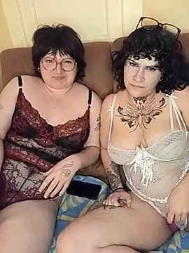 callmelouve online show from March 2026 09:39:02 PM