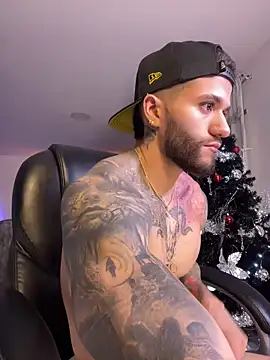 Snapshot of Frank_Farrell chatting on December 2024 05:38:01 AM Frank Farrell online show from December 2024 05:38:01 AM