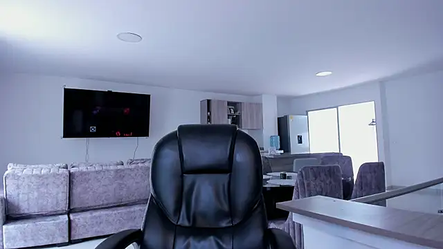 Snapshot of Frank_Farrell chatting on January 2025 05:45:02 PM Frank Farrell online show from January 2025 05:45:02 PM