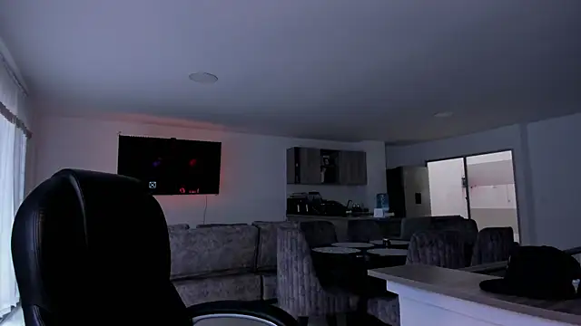 Snapshot of Frank_Farrell chatting on February 2025 04:12:02 PM Frank Farrell online show from February 2025 04:12:02 PM