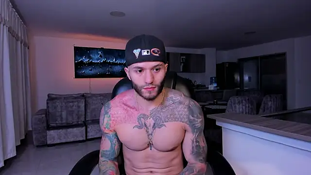 Snapshot of Frank_Farrell chatting on February 2025 01:14:02 AM Frank Farrell online show from February 2025 01:14:02 AM