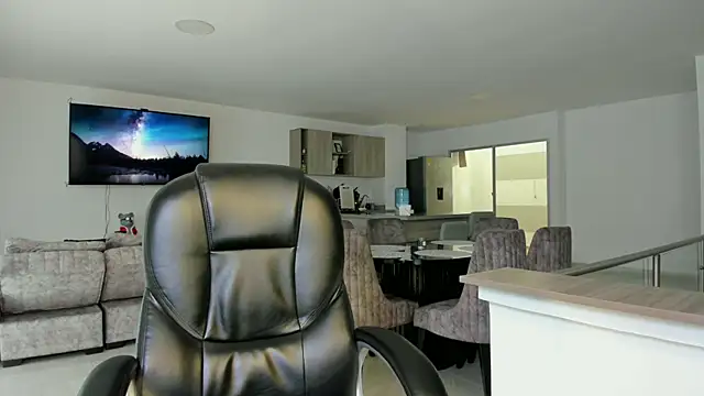 Snapshot of Frank_Farrell chatting on March 2025 09:16:01 PM Frank Farrell online show from March 2025 09:16:01 PM