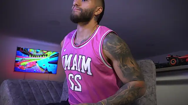 Snapshot of Frank_Farrell chatting on October 2025 03:48:01 AM Frank Farrell online show from October 2025 03:48:01 AM