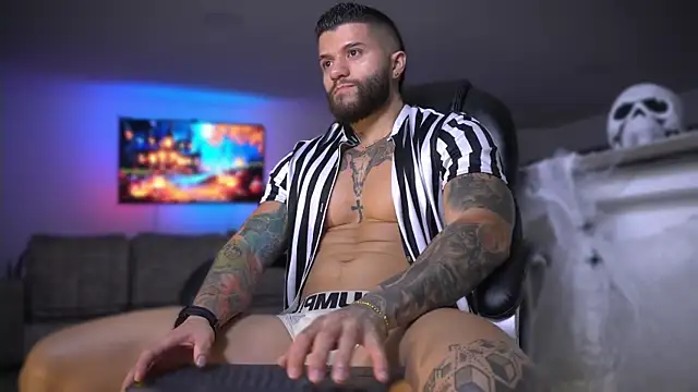 Snapshot of Frank_Farrell chatting on October 2025 03:23:02 AM Frank Farrell online show from October 2025 03:23:02 AM