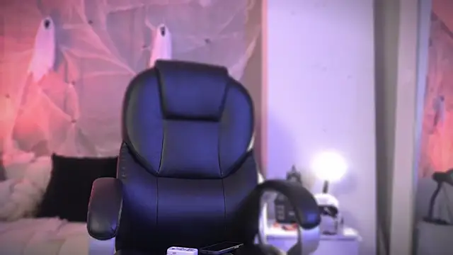 Snapshot of Frank_Farrell chatting on November 2025 12:45:02 AM Frank Farrell online show from November 2025 12:45:02 AM