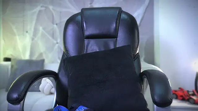 Snapshot of Frank_Farrell chatting on November 2025 09:27:02 PM Frank Farrell online show from November 2025 09:27:02 PM