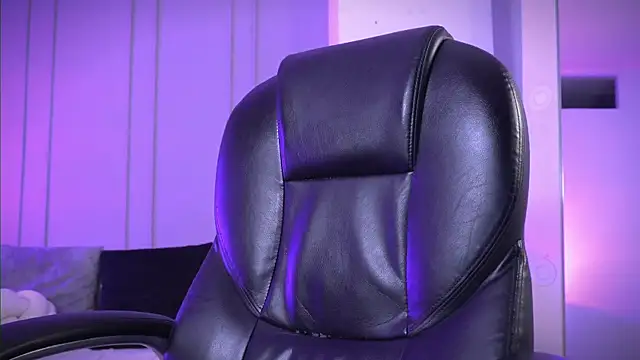 Snapshot of Frank_Farrell chatting on November 2025 10:32:01 PM Frank Farrell online show from November 2025 10:32:01 PM