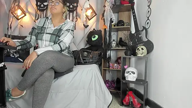 MirandaHaguen online show from October 2025 09:48:02 PM