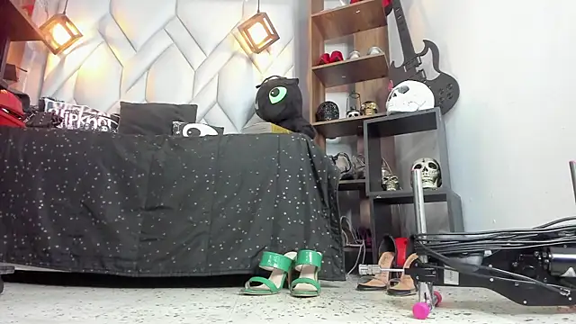 MirandaHaguen online show from December 2025 09:01:01 PM